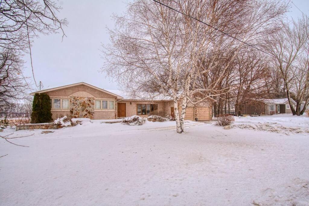 The Ox + Bow Apartment Portage la Prairie Exterior photo